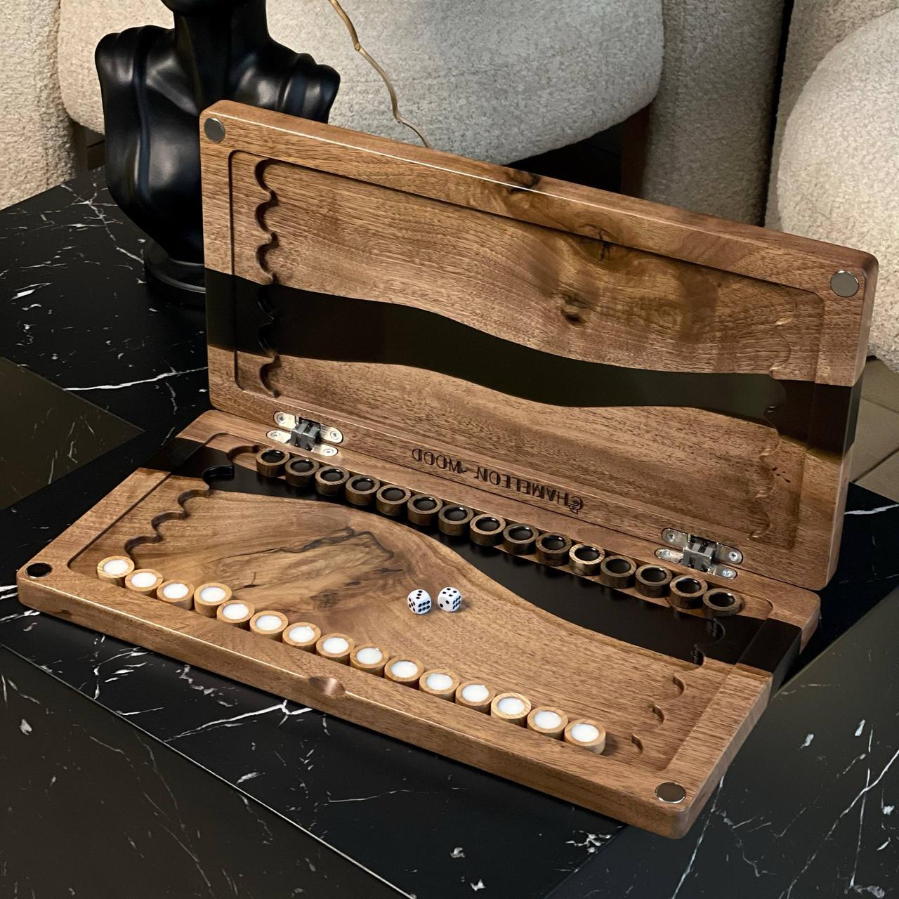 Нарди ручної роботи з натурального дерева та епоксидної смоли 50*50 см на магнітах, Американський горіх, фото 1