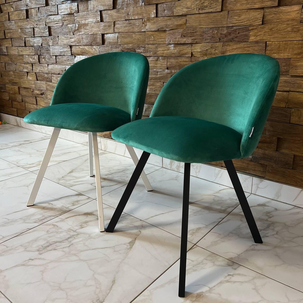 М'який стілець MAGRA зі спинкою зі смарагдового велюру топ на металевому каркасі, фото 1
