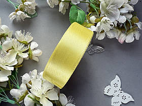 Атласна стрічка 2,5 см, 25 ярд (близько 23 м), світло-жовтого кольору оптом