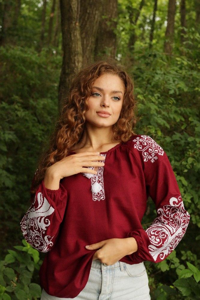 Вишита блуза "Ольга" (бордовий льон) з білою вишивкою, фото 1