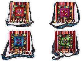 Красива жіноча сумка в карпатському стилі середня