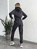 Спортивний костюм жіночий бавовняний (тринитка петля) з худі та джогерами чорного кольору, мрамор, фото 4