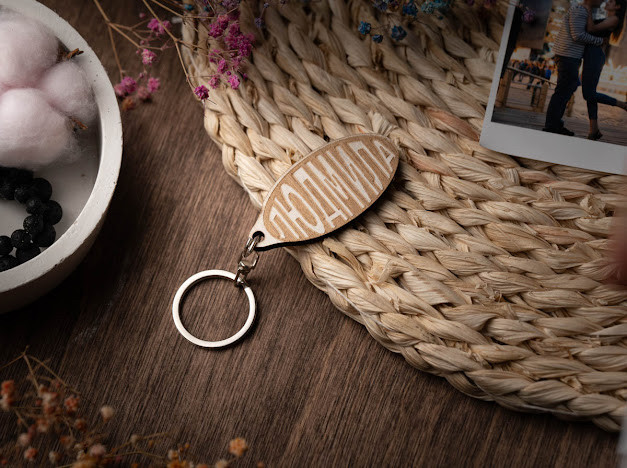 Брелок дерев'яний. ЛЮДМИЛА. 60х30мм, фото 1