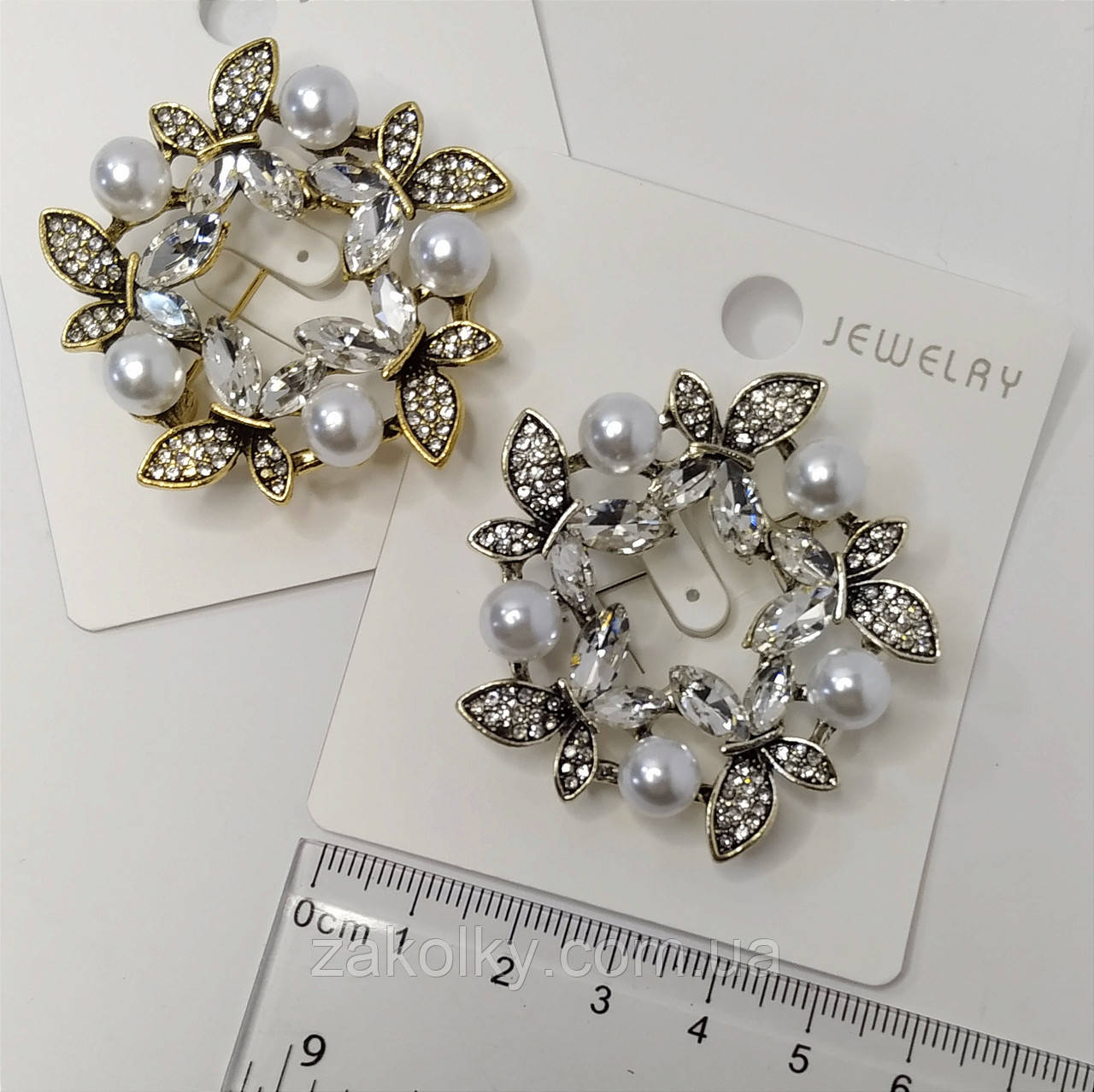 Брошка Вінок "Метелики з перлами".