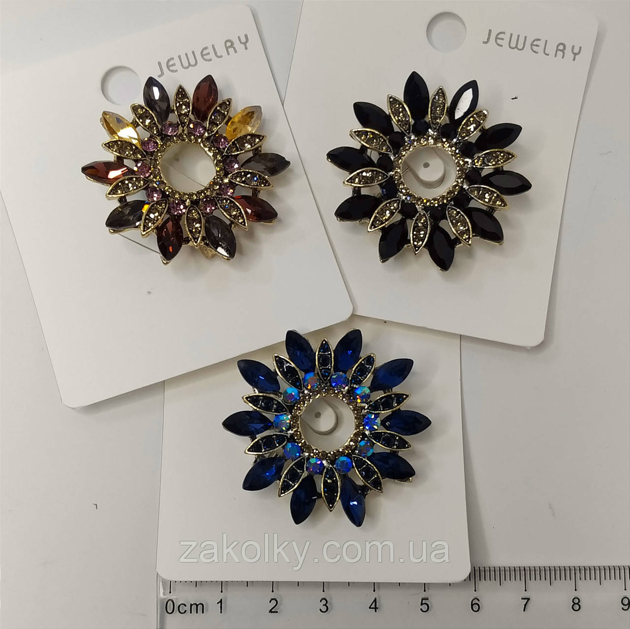 Брошка "Вінок каміння".