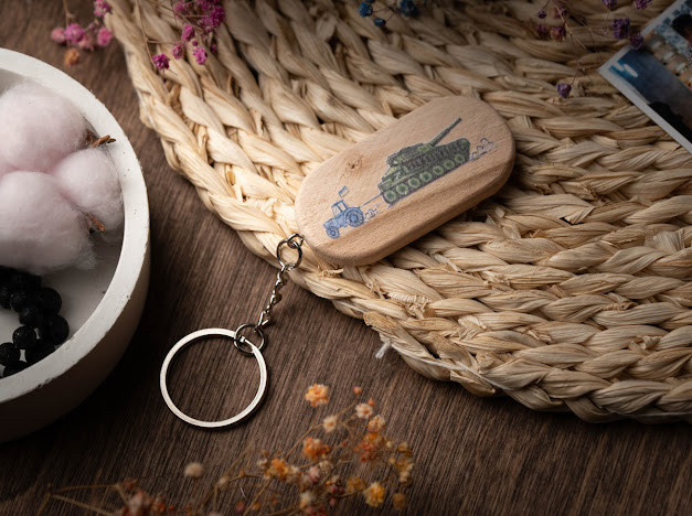 Брелок дерев'яний з гравіюванням. MADE IN UKRAINE. 65х30мм, фото 1