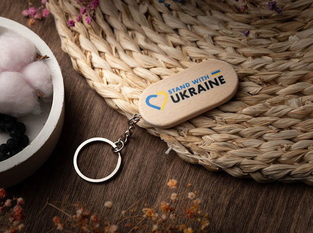 Брелок дерев'яний з гравіюванням. MADE IN UKRAINE. 65х30мм, фото 1