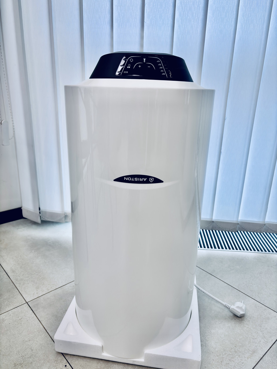 Бойлер електричний Ariston PRO1 ECO 40 V SLIM 1,8K 40л