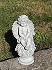 Скульптура Ангела на кулі, фігура Ангел з крилами з арт-бетону, сумуючий Ангел на могилу воїна 38 см, фото 6