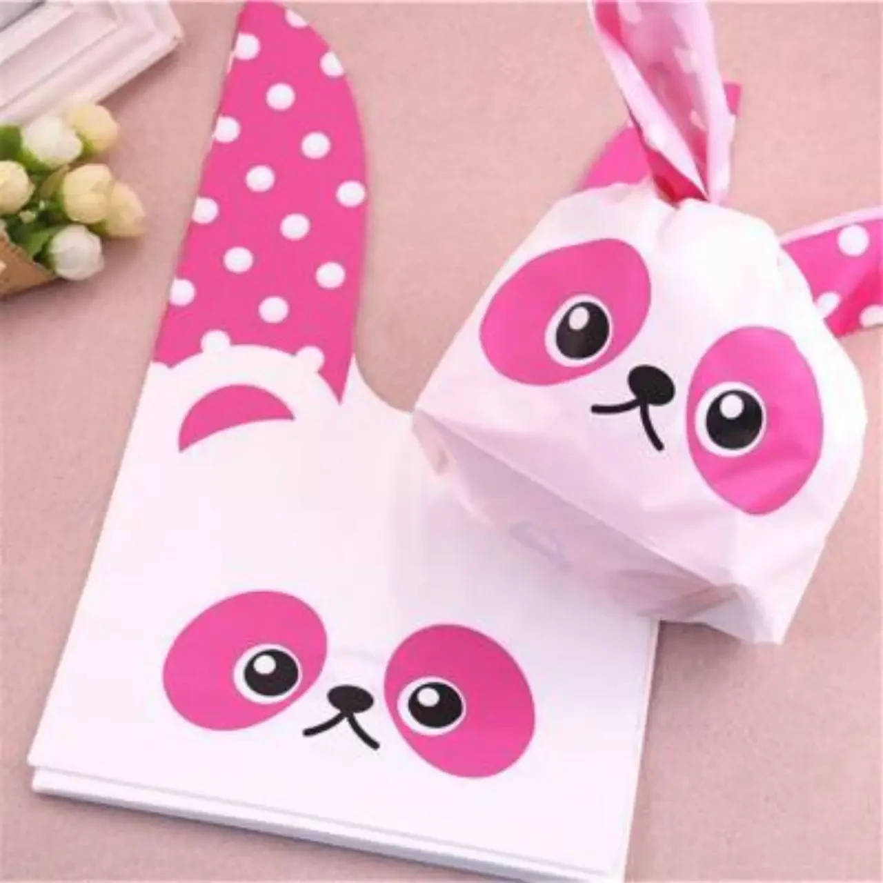 Пакети дитячі поліетиленові подарункові з вушками зав'язками та малюнком панда великий 32х20 10 шт, фото 1