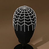 Розкішна прикраса на голову "Velura" шапочка зі страз у стилі гетсбі — срібляста Aushal Jewellery