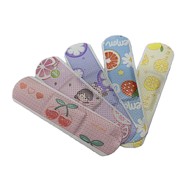 Дитячі медичні пластирі з малюнками 120 штук для захисту ран розмір 7.2x1.9 см