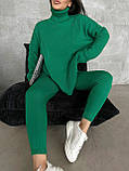 Вязаний теплий жіночий костюм лосіни і туніка з комірцем темно-зелений, фото 5