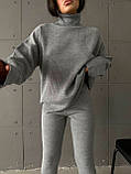 Вязаний теплий жіночий костюм лосіни і туніка з комірцем світло-сірий, фото 4