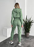 Спортивний костюм жіночий бавовняний (тринитка петля) з худі та джогерами зеленого кольору, мрамор, фото 5