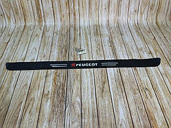 Наклейка на задній бампер карбонова Peugeot на всі моделі, також інші марки автомобілів