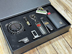 Подарунковий бокс для авто Renault (Ароматизатор, заглушки, брелок, тримач окулярів, ключниця)