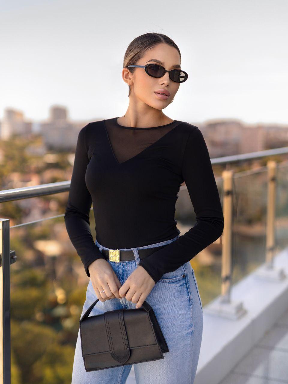 Жіноча кофтинка з декольте сітка