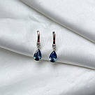 Мініатюрні срібні сережки-підвіски у формі крапельки "Монако" (блакитний фіаніт, срібло 925, золото 375), фото 4