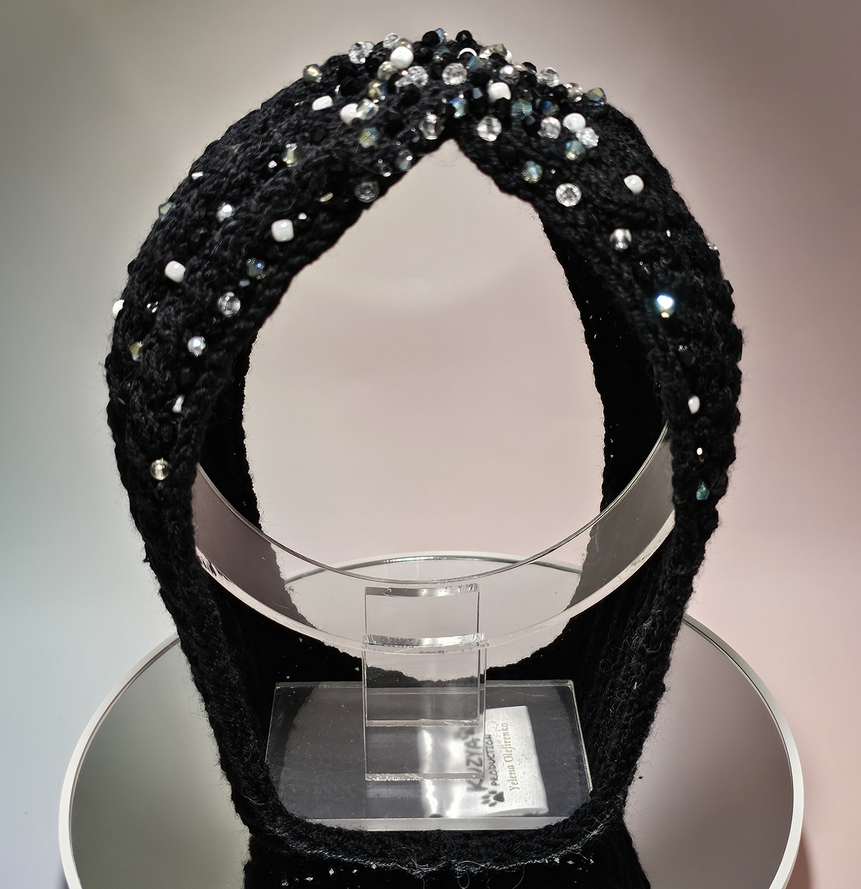 Тепла пов'язка на голову чорна оздоблена намистинами та кристалами №2 Kuzya Production, фото 1