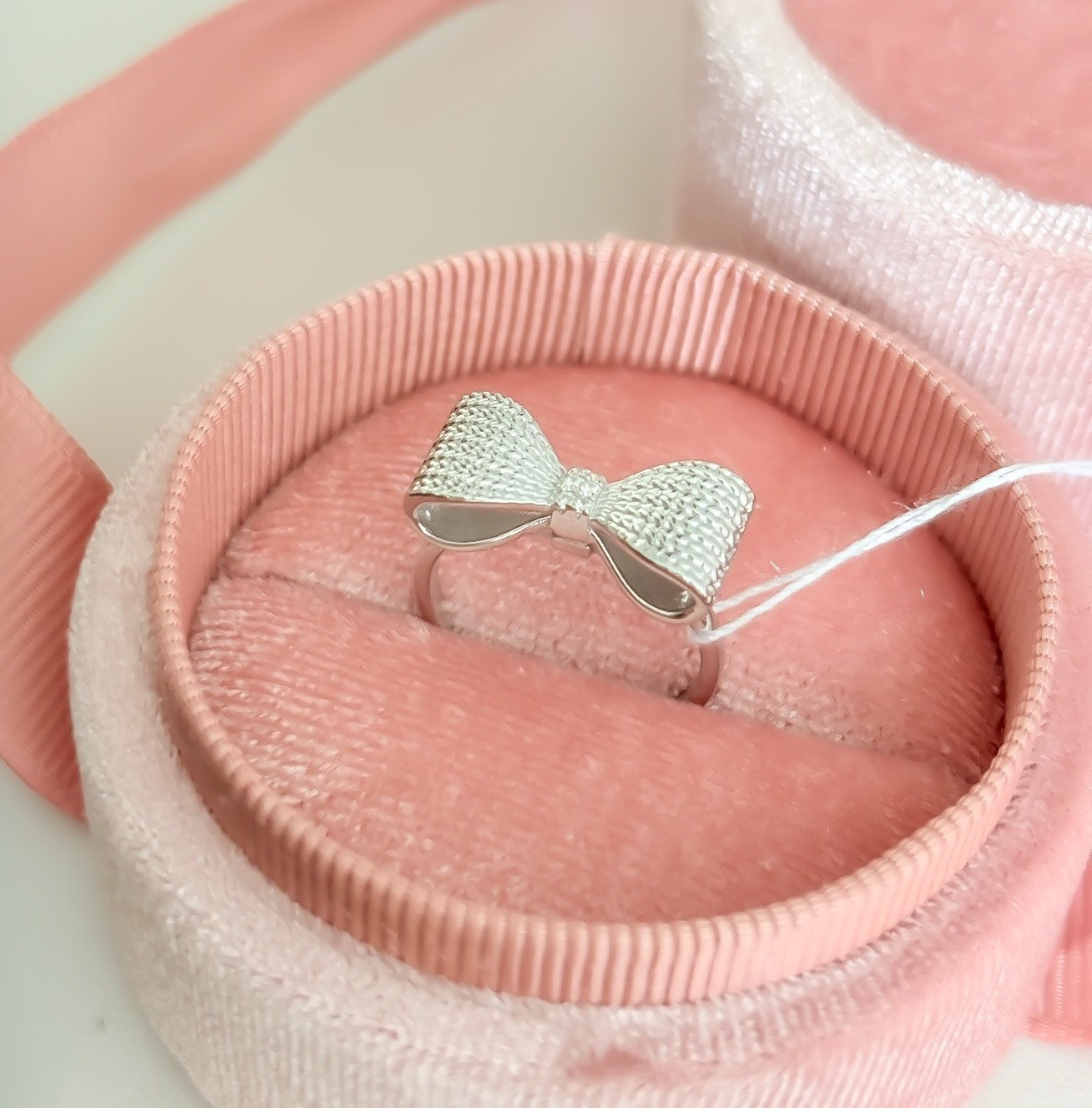 Срібна каблучка-бантик об'ємного дизайну "Міледі" - срібло 925, цирконій, фото 1