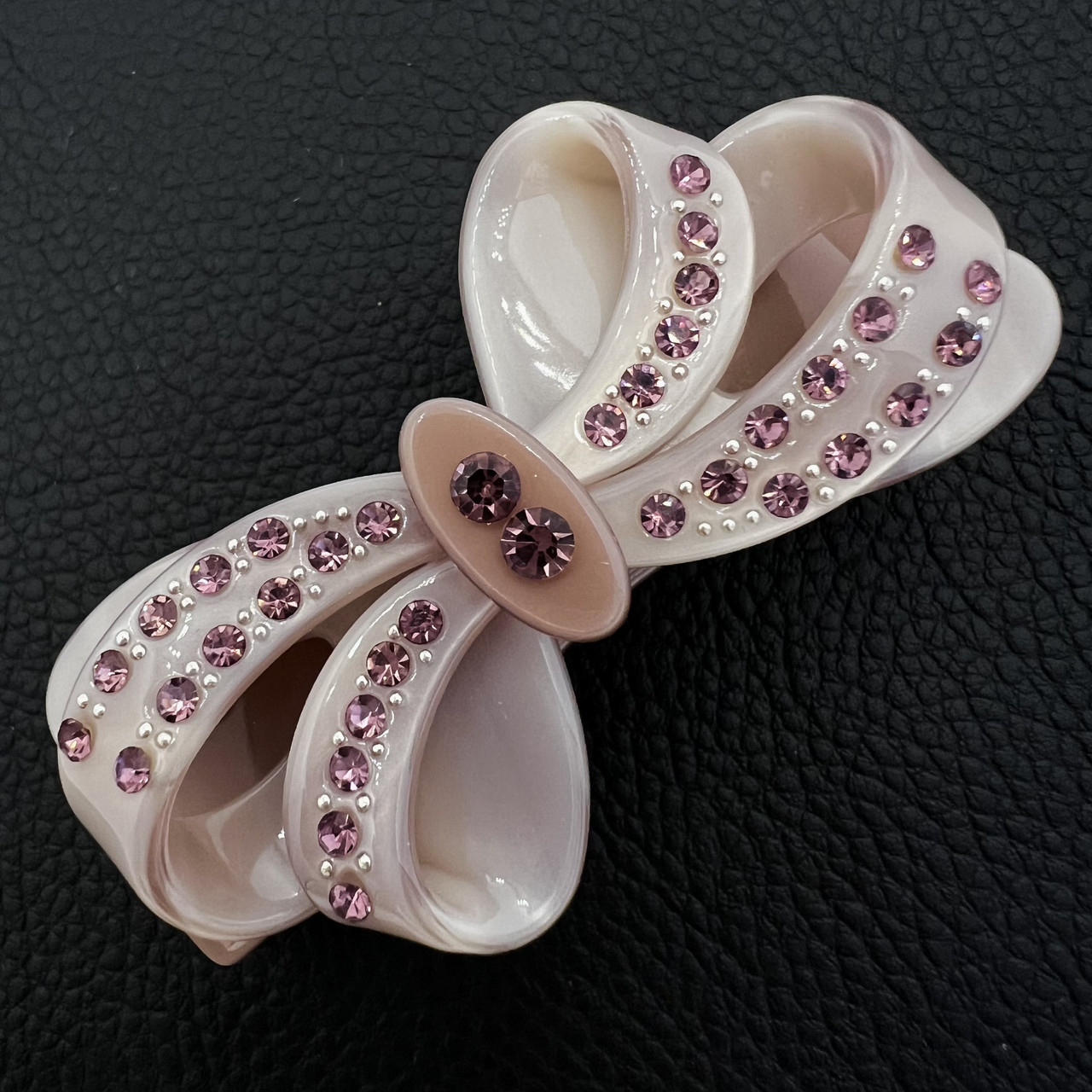 Заколка автомат для волос бантик серо лилового цвета с камушками длина 8 см ширина 3.5 см