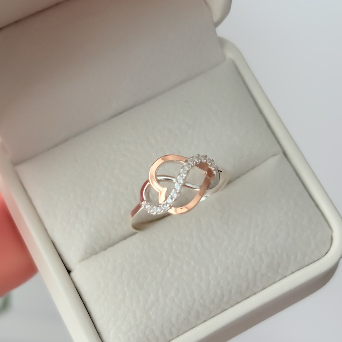 Срібна каблучка з золотом і білим цирконієм ажурного дизайну "Медуза", фото 1