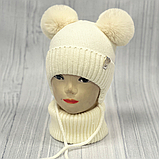 М 89077 Комплект для дівчинки: шапка з помпонами і вушками  "2 серця" і баф, 2-6 років, різні кольори, фото 3