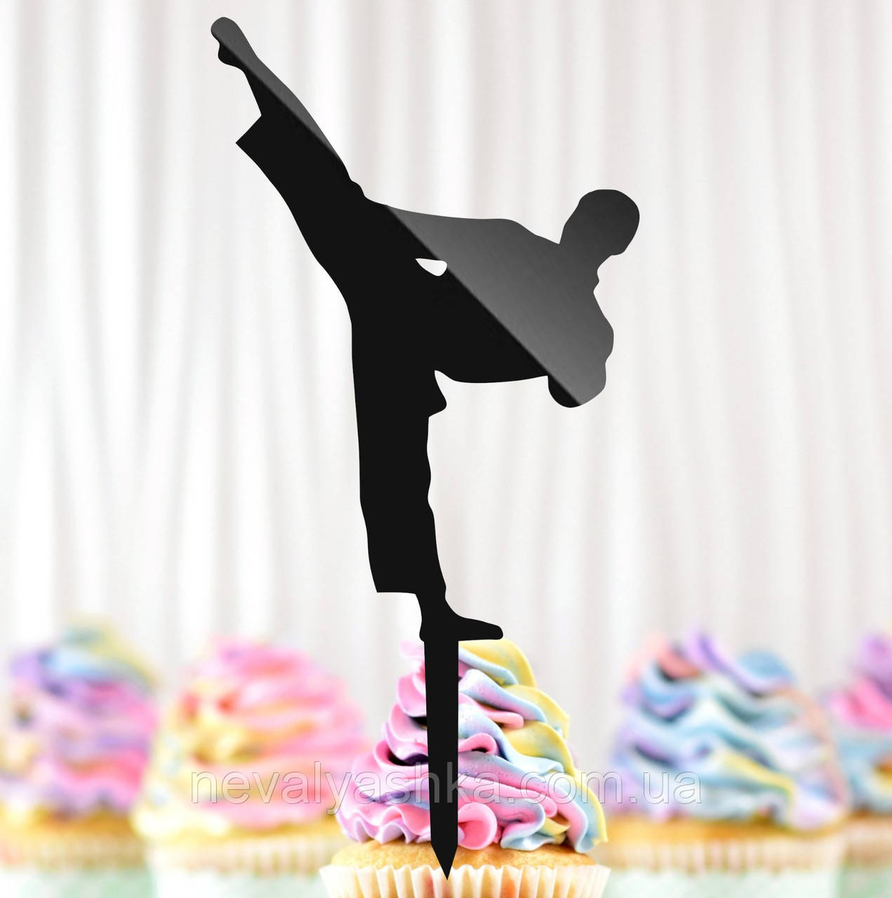 Пластиковий Топпер "Силует для Єдиноборств Каратиста Дзюдоїста" 18х9см Чорний Топер для Торта, Фігурка Полістирол