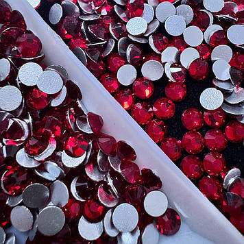 Стрази Siam ss16 (~4мм)  100шт