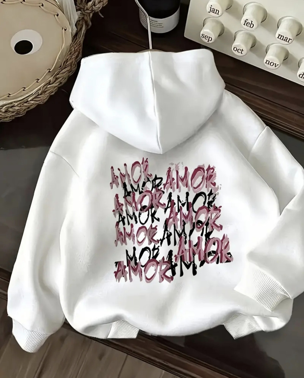 Жіноче худі з написом AMOR на спині, фото 1