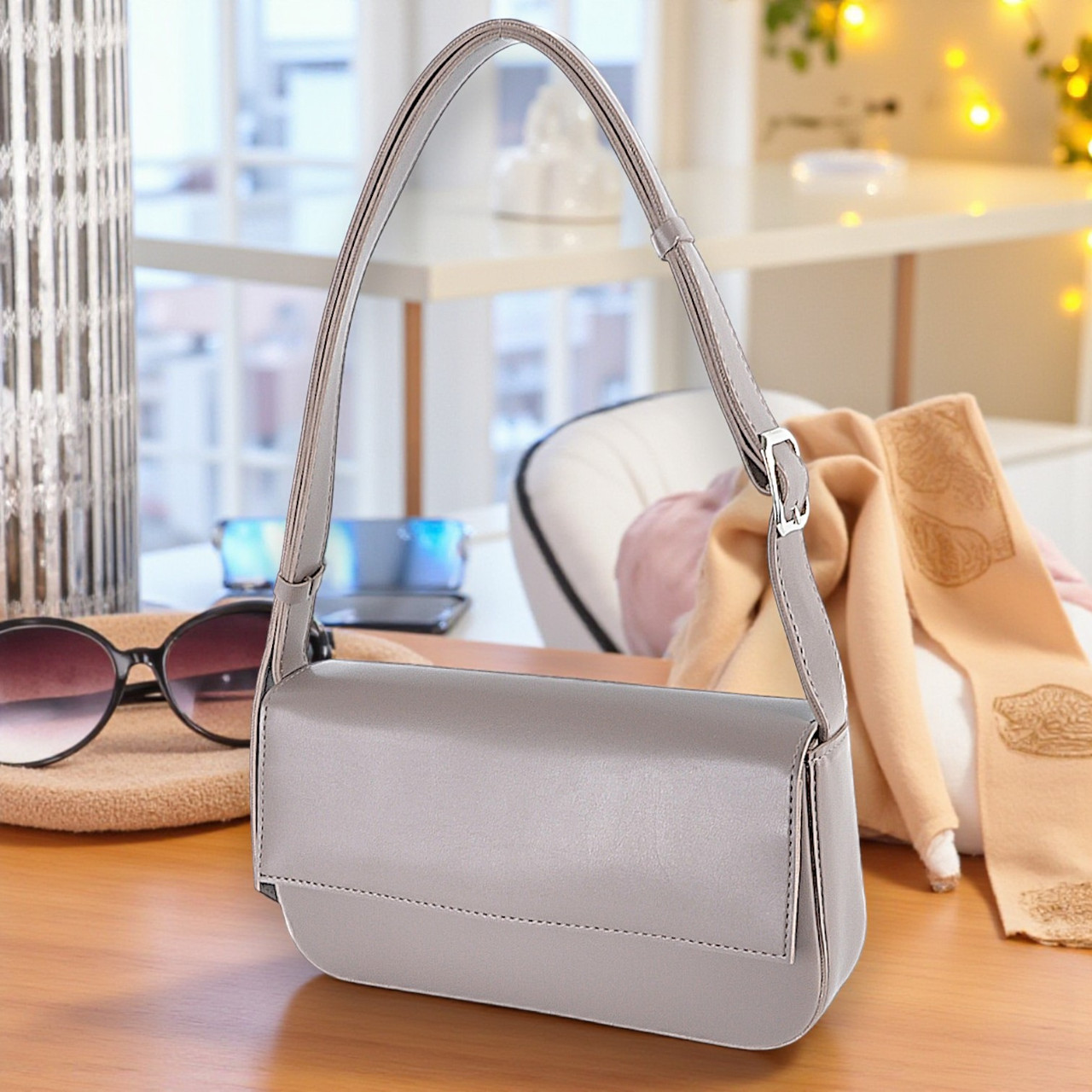 Маленький жіночий клатч сумка через плече темно бежева під клапаном з екошкіри, фото 1