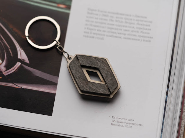 Брелок дерев'яний Renault. 5см, фото 1