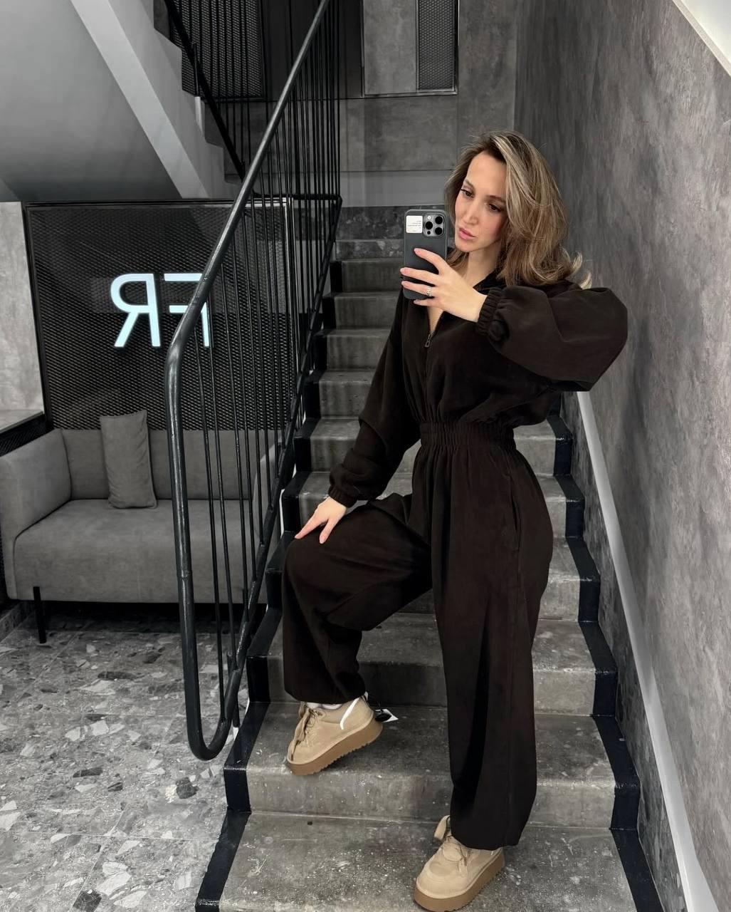 Велюровий оверсайз комбез з широким воротом Модель: 824-1655 ️Колір шоколадний, фото 1