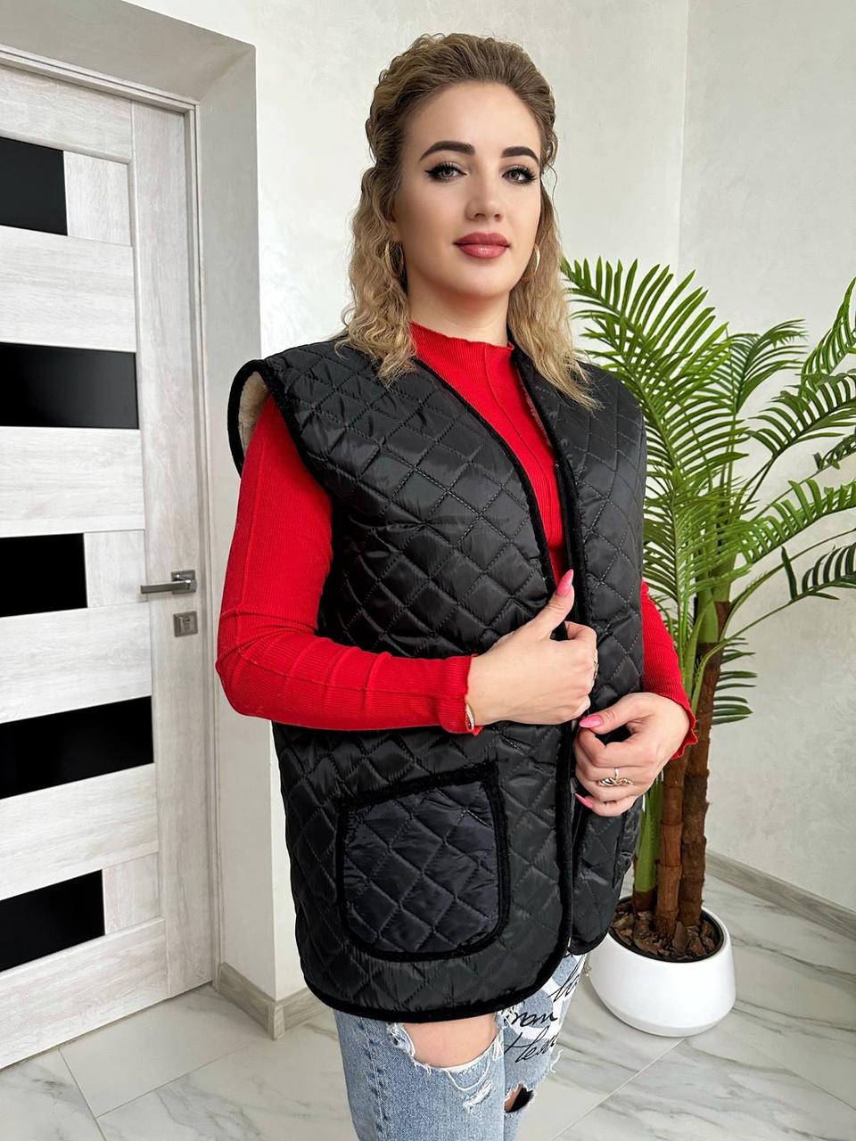 Гарна тепла жіноча жилетка з овечої вовни різні розміри