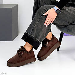 Шоколадні низькі замшеві уги на шнурівці на потовщеній підошві 38