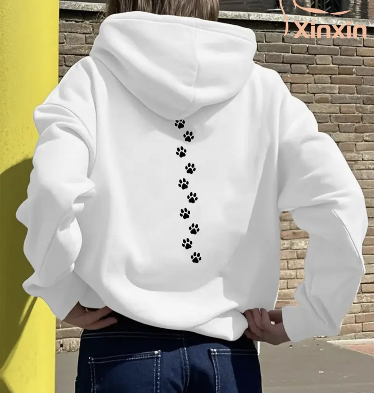 Жіноче худі з принтом "Лапки" на спині, фото 1