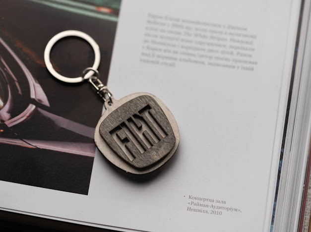 Брелок дерев'яний Fiat. 4см, фото 1