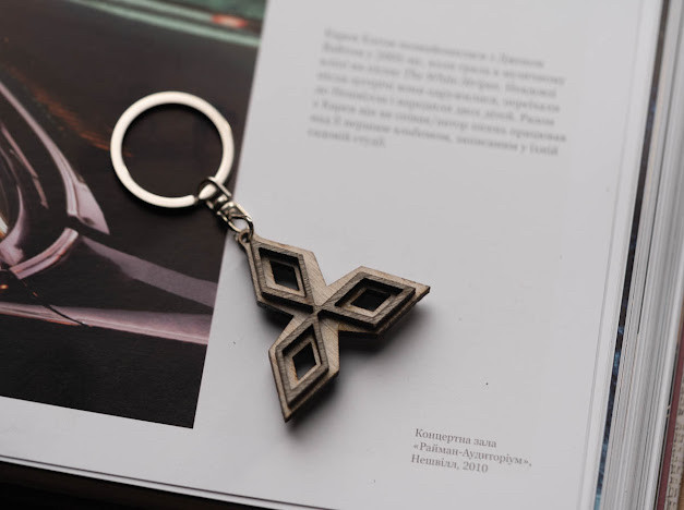 Брелок дерев'яний Mitsubishi . 4см, фото 1