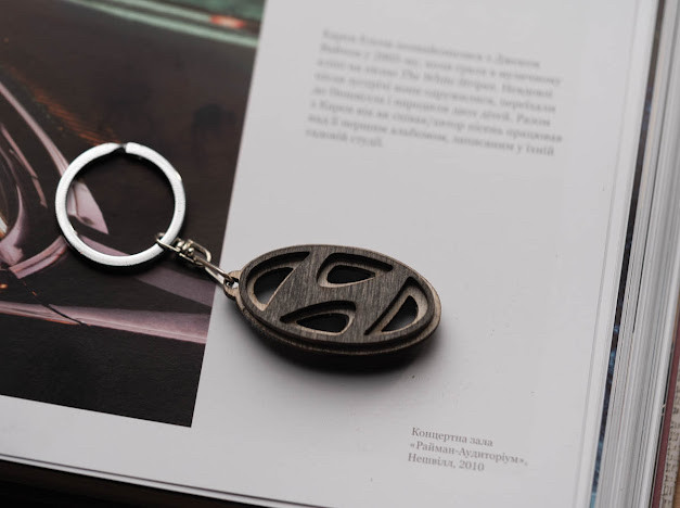 Брелок деревянный Hyundai. 5см, фото 1