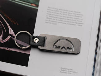 Брелок металевий. MAN. 10х2,5см