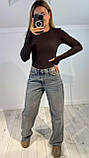 Коричневий жіночий лонгслів із теплого трикотажу, фото 2