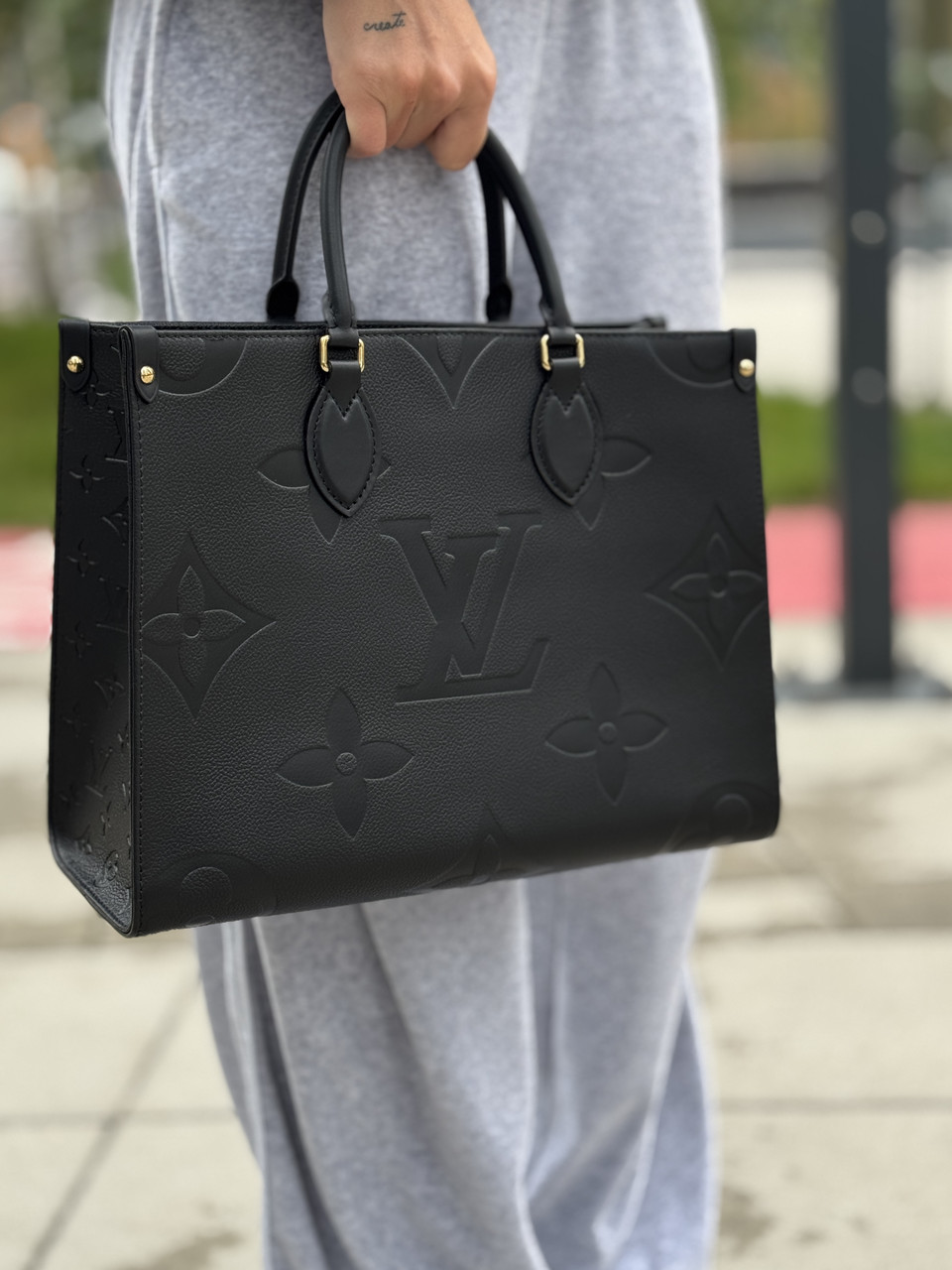 Сумка Louis Vuitton Onthego MM (Луї Віттон Озєго)