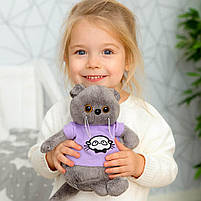 М’яка іграшка Кіт Басик 24 см у фіолетовій футболці — плюшевий вислоухий котик, арт. 98755-92, фото 2