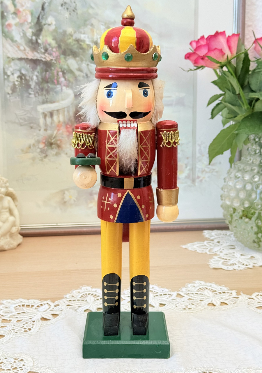 Вінтажний німецький дерев'яний Лускунчик, листяний декор, Німеччина, ручна робота