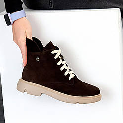 Стильні замшеві зимові черевики колір Шоколад на бежевій підошві 39