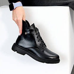 Стильні шкіряні зимові чорні черевики низький хід в асортименті 37