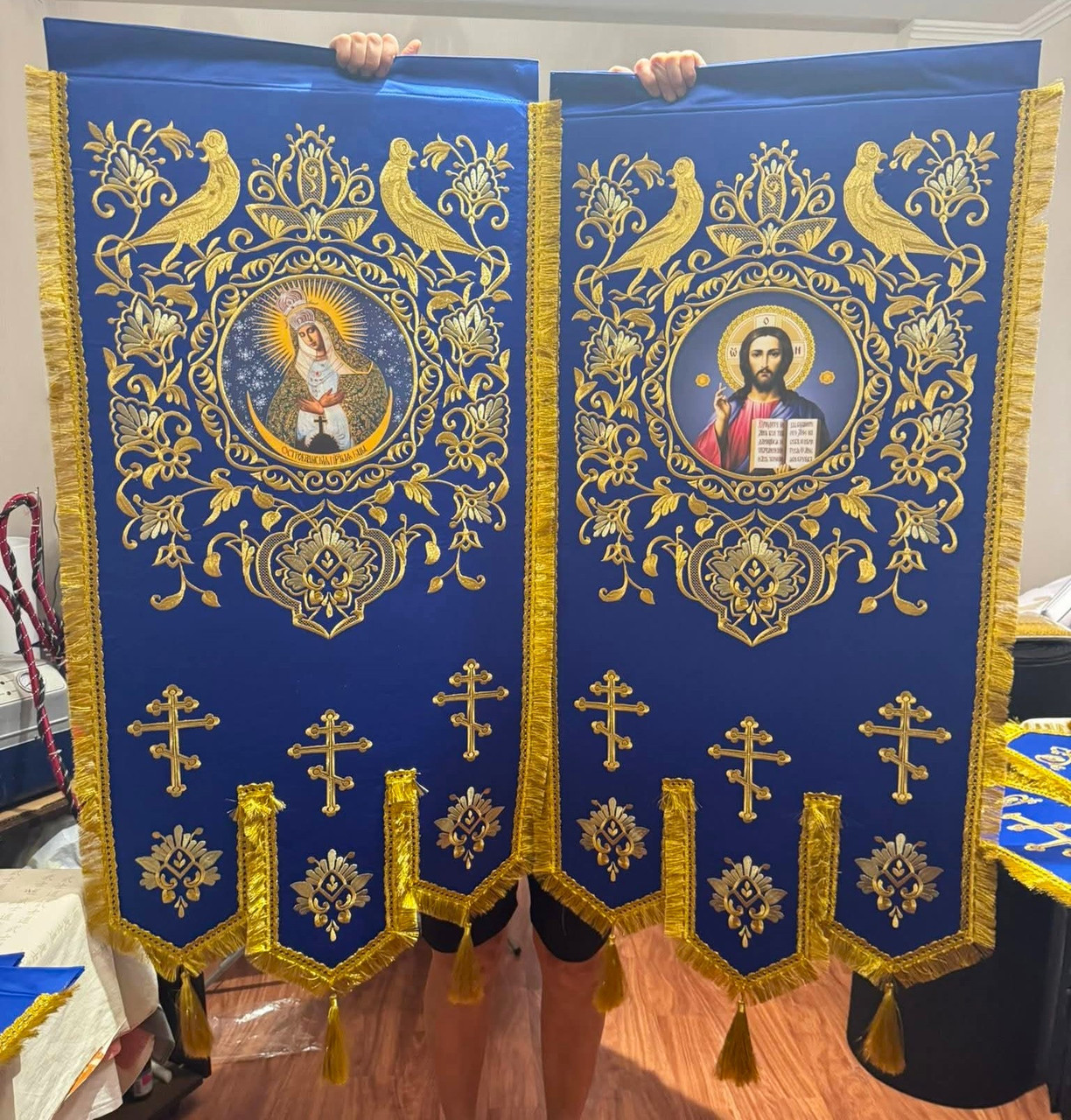 Хоругви храмові з вишивкою та друкованими іконами на оксамиті, 120х60 см, фото 1