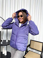 Зручна жіноча демісезонна куртка із плащівки та з капюшоном на блискавці дуже зручна