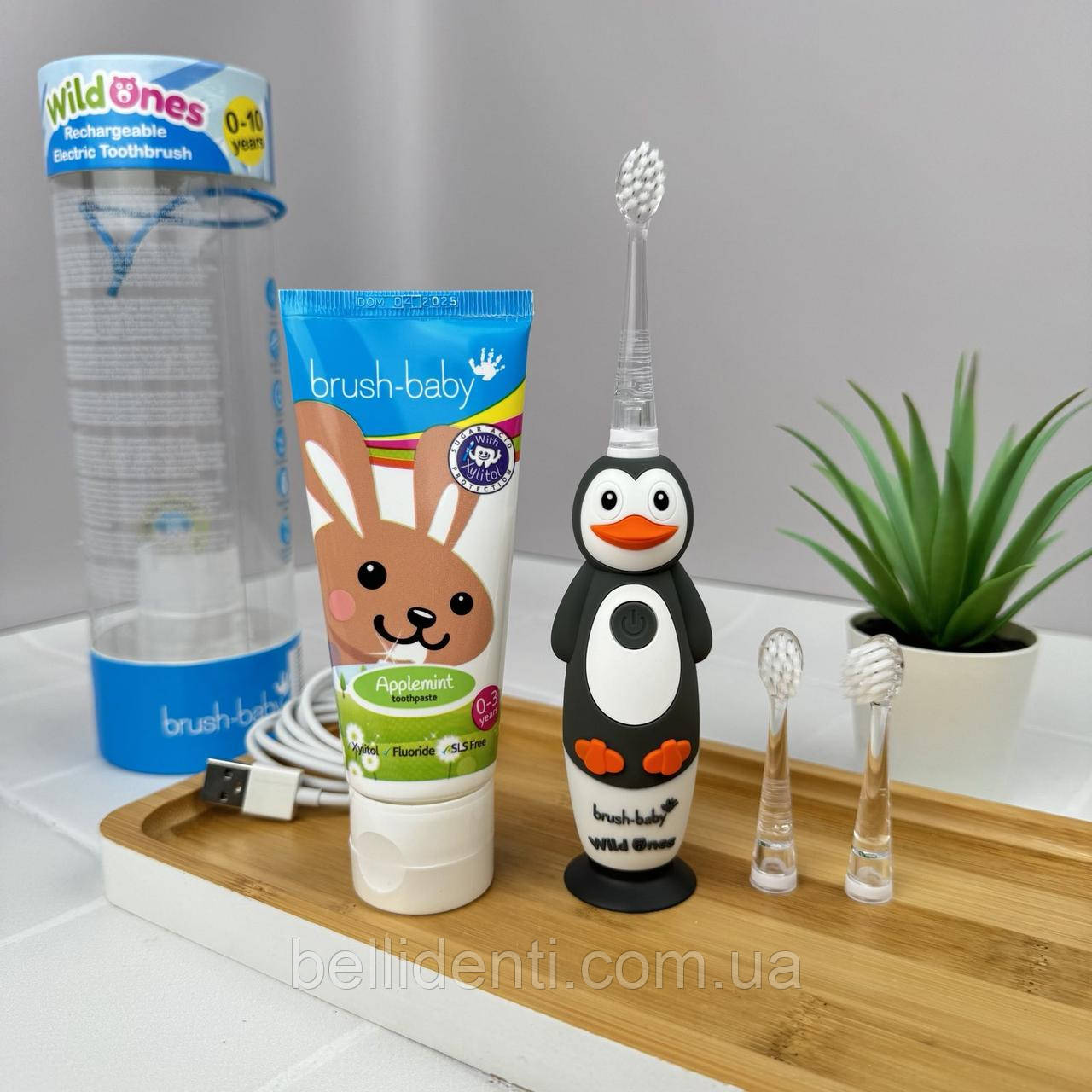 Набір Brush-Baby WildOnes Sonic від 0 до 3 років (щітка пінгвін Percy + паста 50 мл зайчик), фото 1